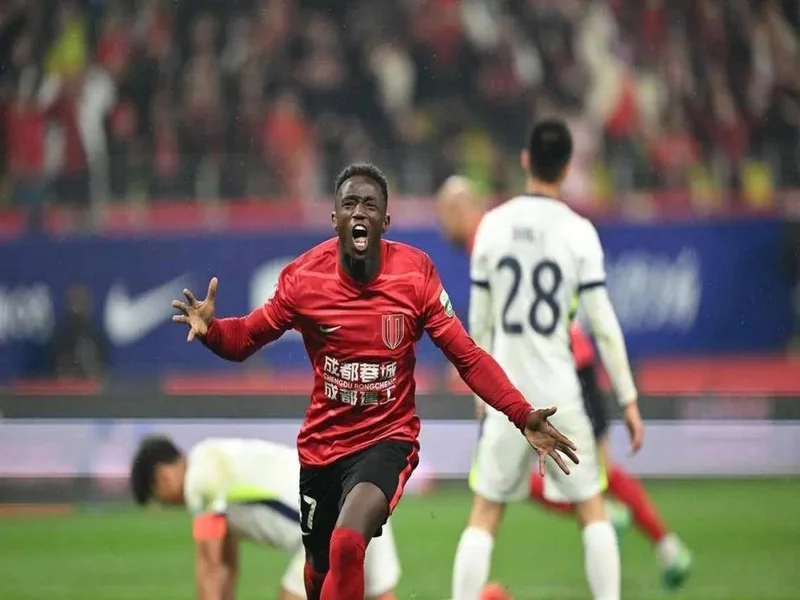 博主：蓉城外援卡隆目前仍处于留队状态，但已不可能随队踢中超